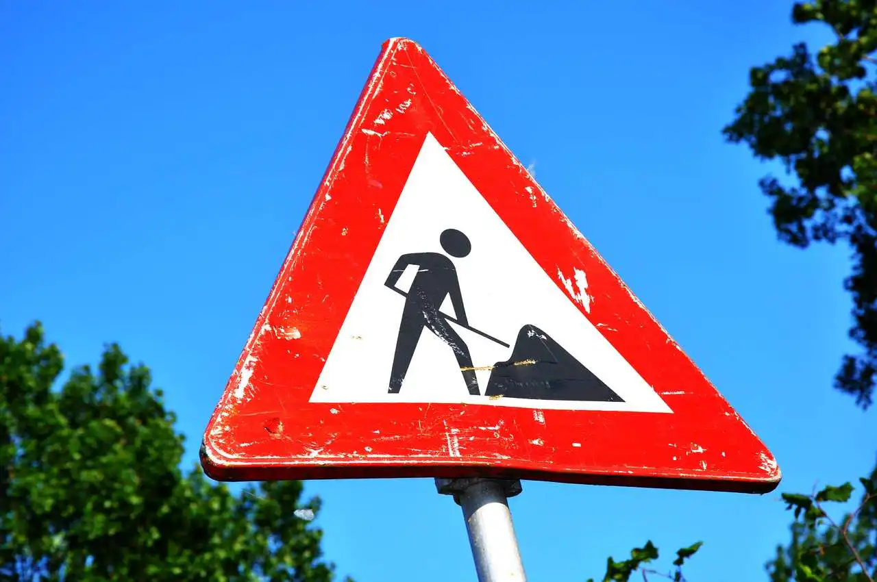 Driving safely in roadway work zones