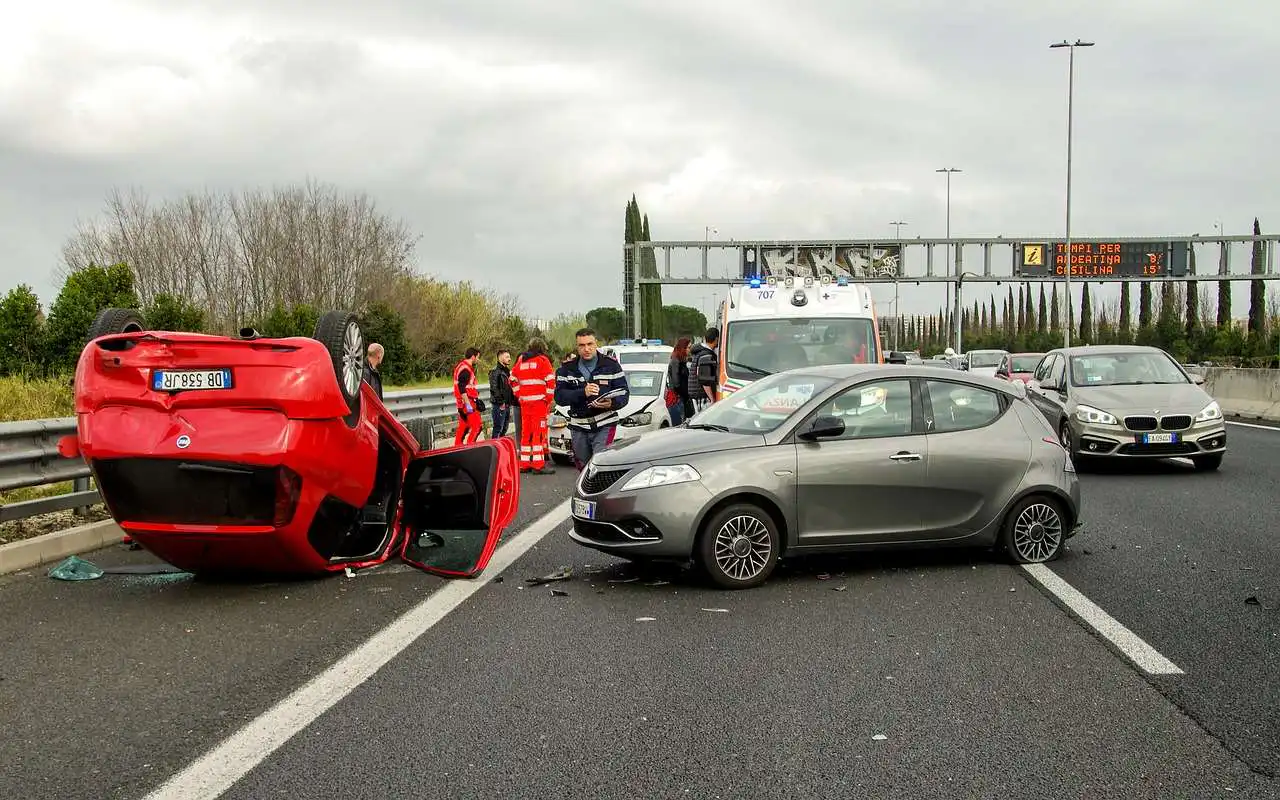 How to avoid 3 of the most common causes of car accidents